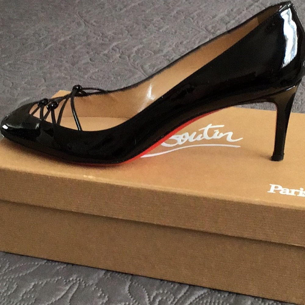Christian Louboutin black patent pumps. - Picture 5 of 6